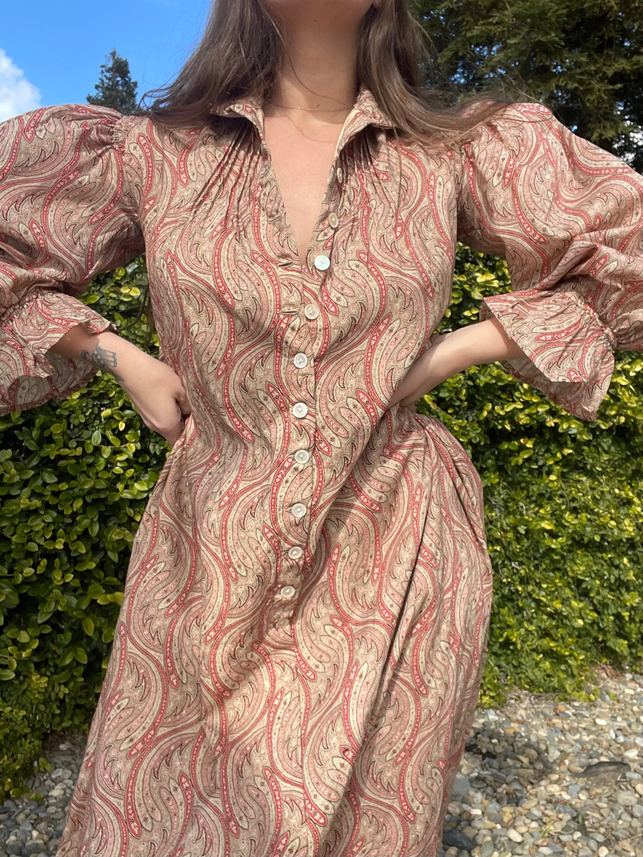 1890s Paisley Wool Challis Bishop Sleeve Wrapper Gown
