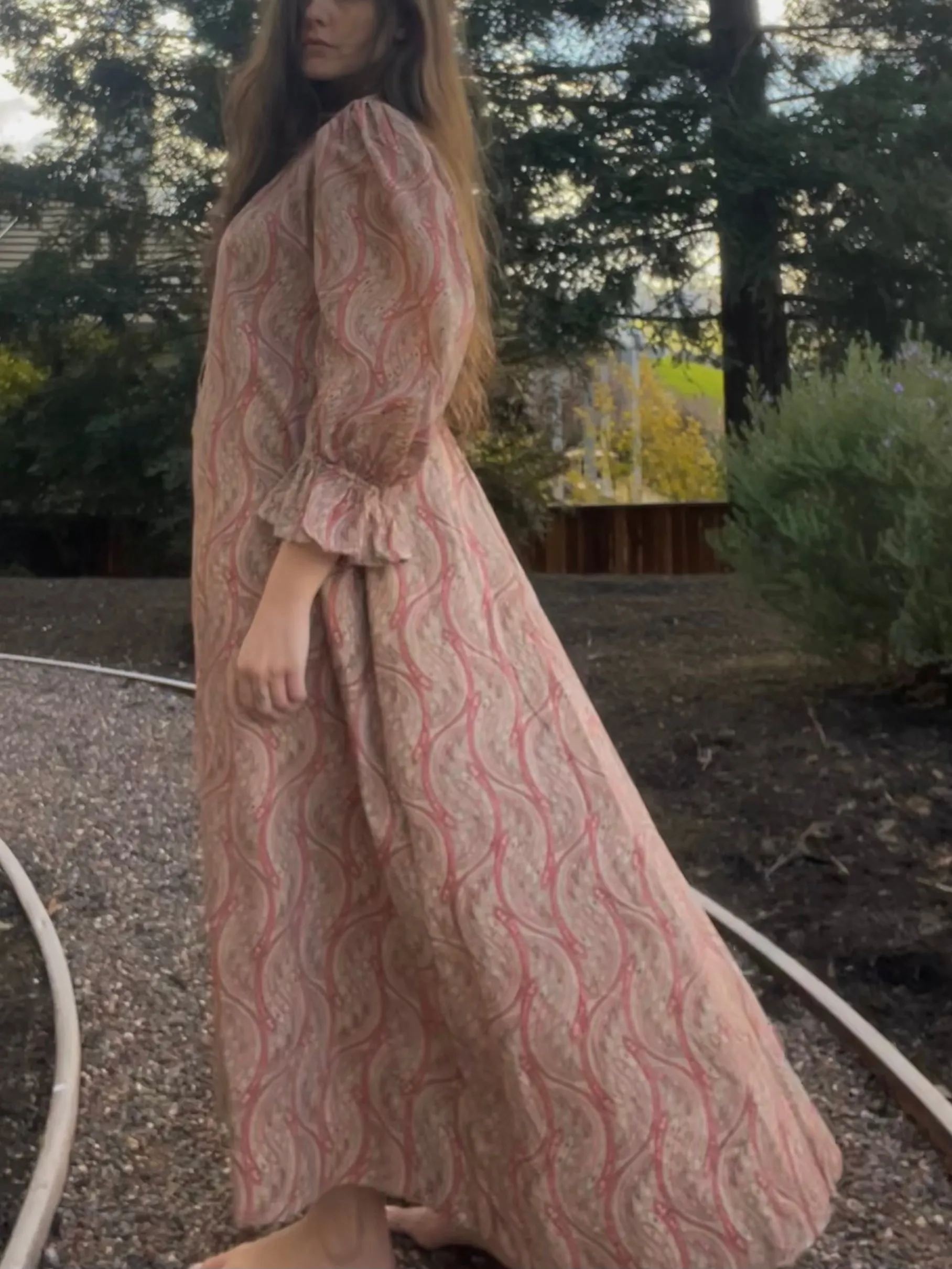 1890s Paisley Wool Challis Bishop Sleeve Wrapper Gown