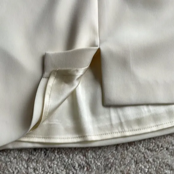 🆕ALICE &amp; OLIVIA Ivory Peplum Dress sz 2