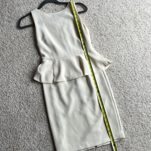 🆕ALICE &amp; OLIVIA Ivory Peplum Dress sz 2