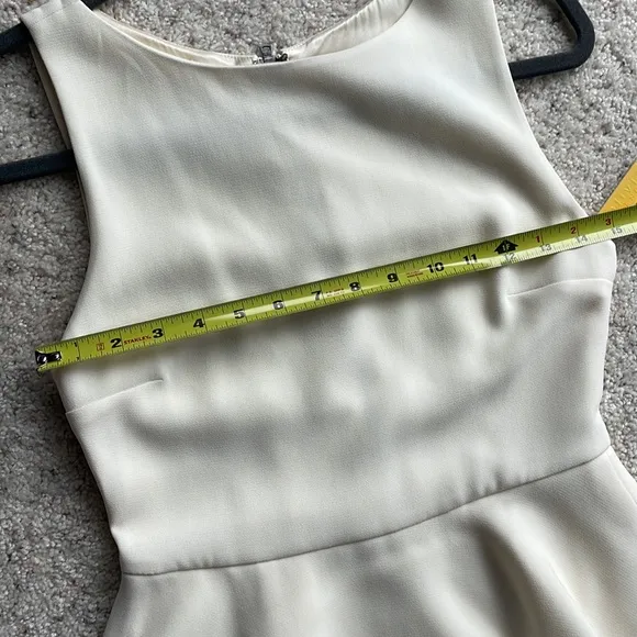 🆕ALICE &amp; OLIVIA Ivory Peplum Dress sz 2