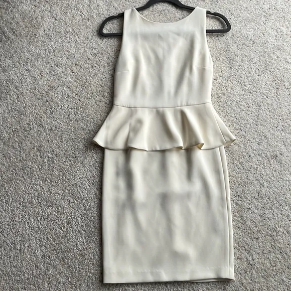 🆕ALICE &amp; OLIVIA Ivory Peplum Dress sz 2