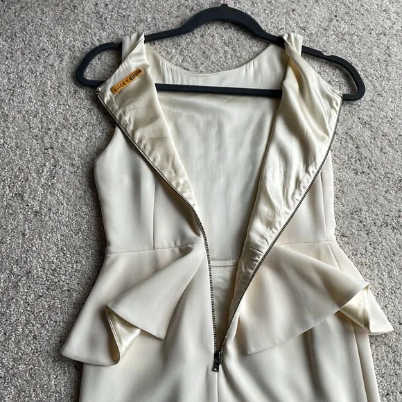 🆕ALICE &amp; OLIVIA Ivory Peplum Dress sz 2