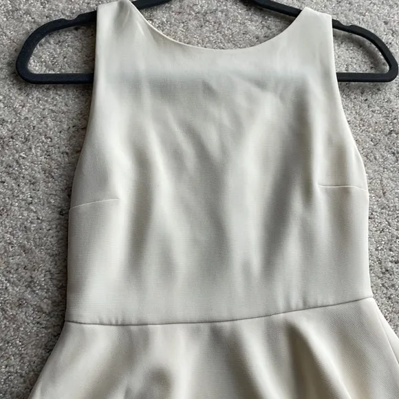 🆕ALICE &amp; OLIVIA Ivory Peplum Dress sz 2