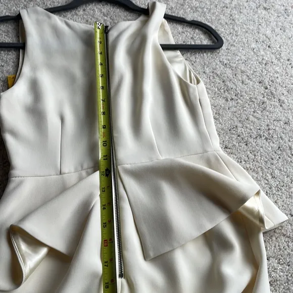 🆕ALICE &amp; OLIVIA Ivory Peplum Dress sz 2