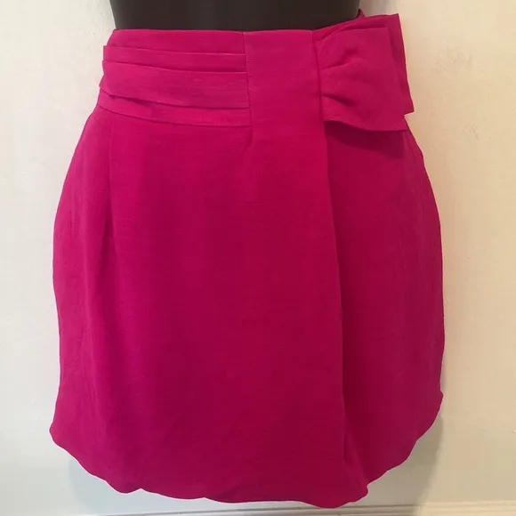 BCBG MAX AZRIA RUNWAY Fuchsia Mini Skirt with Bow Silk Size 8