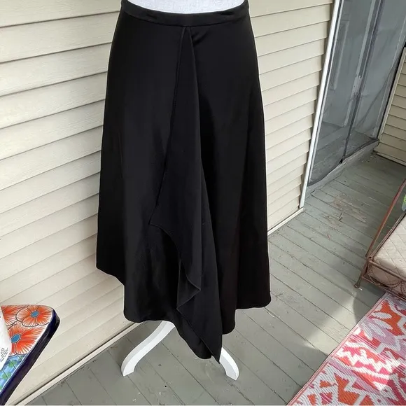 BCBGMAXAZRIA Caryln Satin Skirt in Black Size L (NWT)