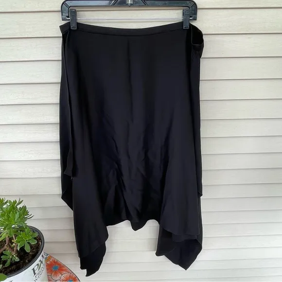 BCBGMAXAZRIA Caryln Satin Skirt in Black Size L (NWT)
