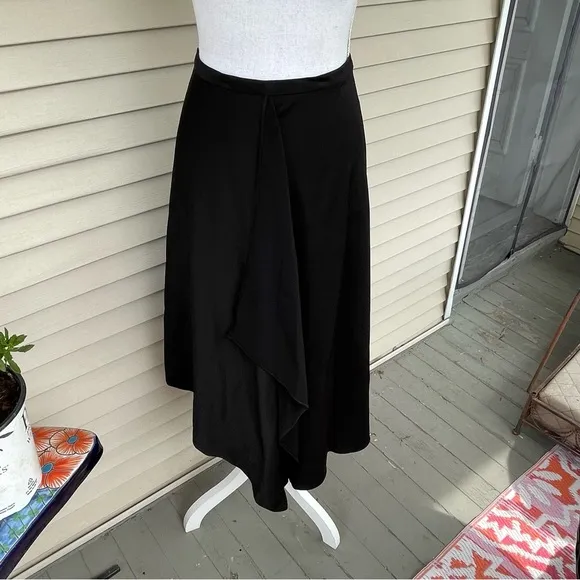 BCBGMAXAZRIA Caryln Satin Skirt in Black Size L (NWT)
