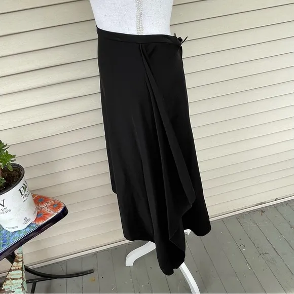 BCBGMAXAZRIA Caryln Satin Skirt in Black Size L (NWT)