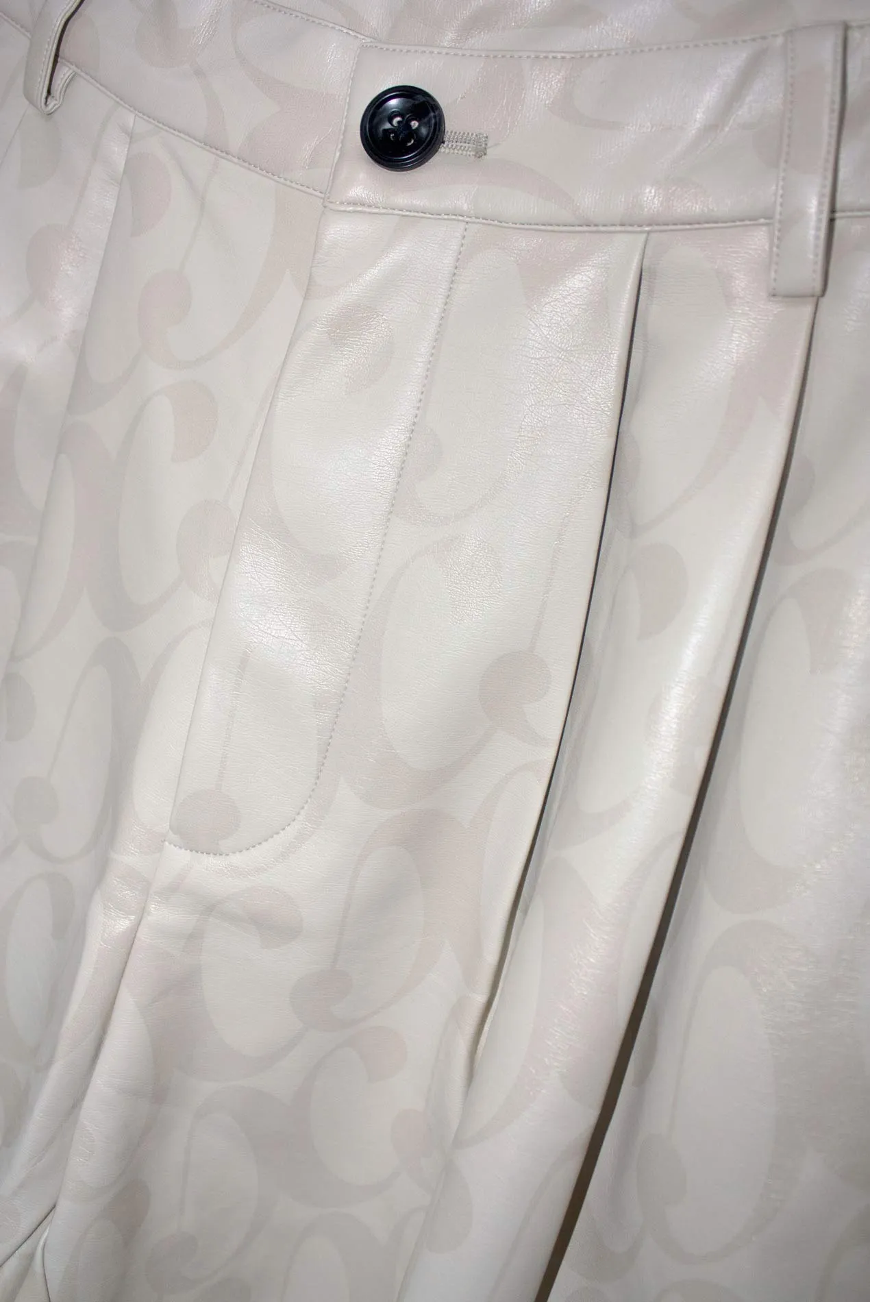 Blossom Shorts in Spell Print Antique White