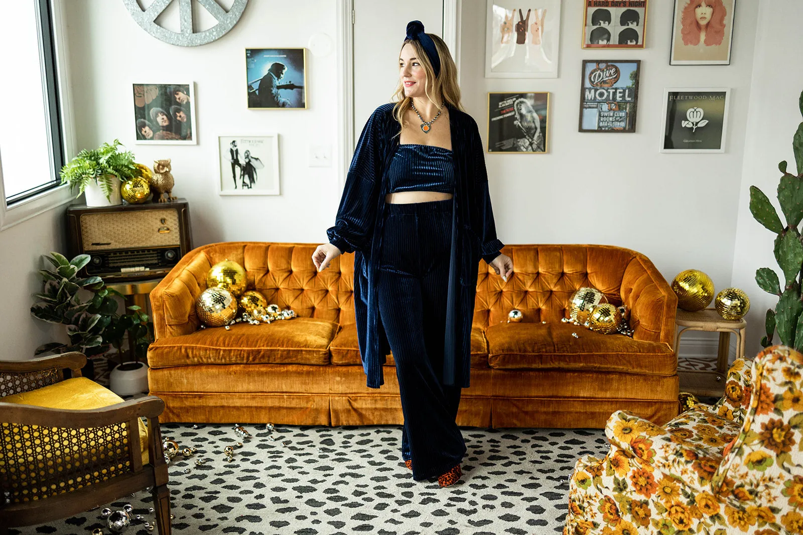 bowie velvet bralette in navy