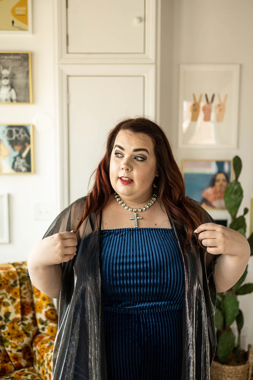 bowie velvet bralette in navy