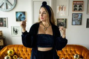 bowie velvet bralette in navy
