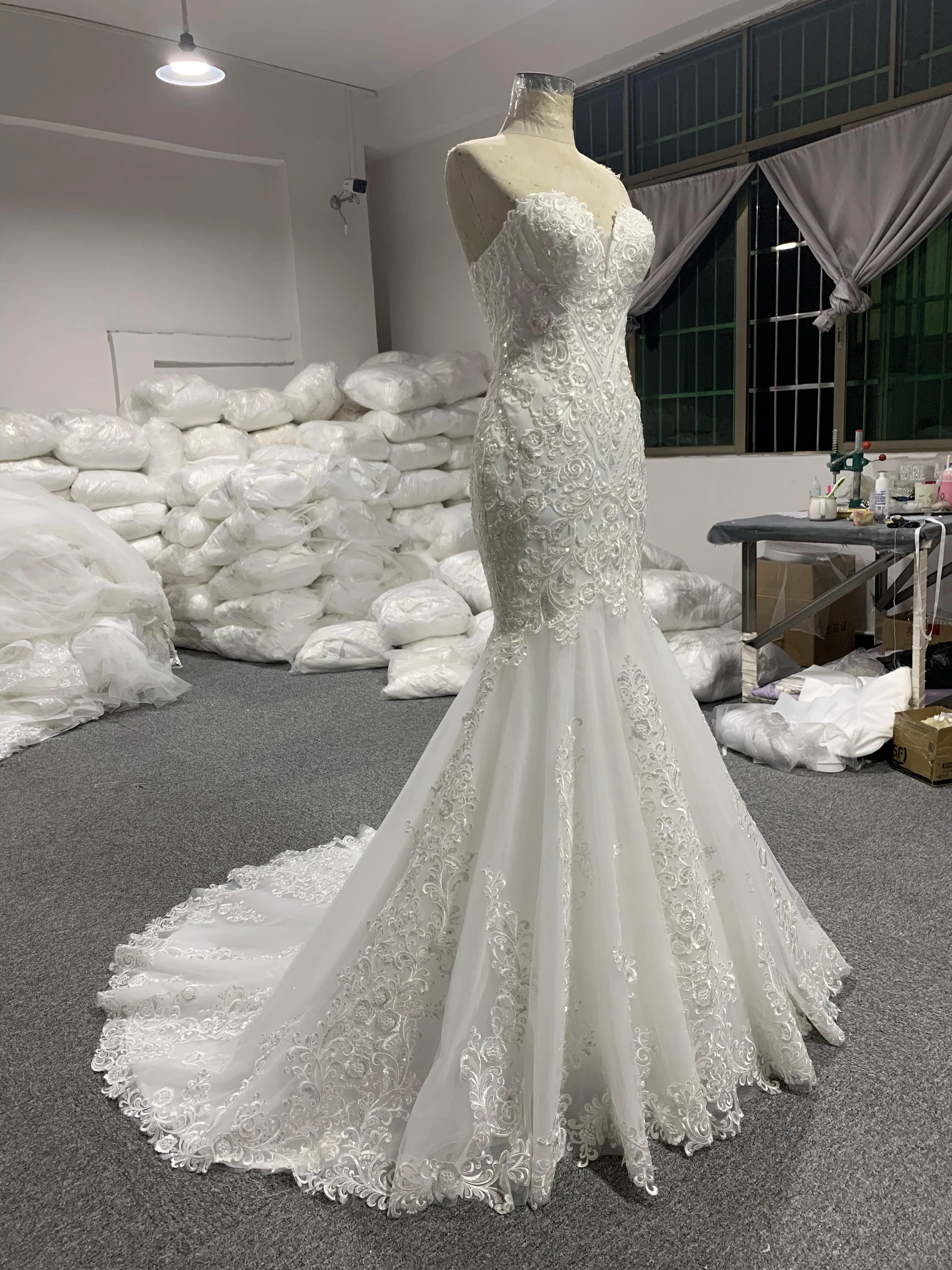 BYG new style strapless lace mermaid dress with shawl