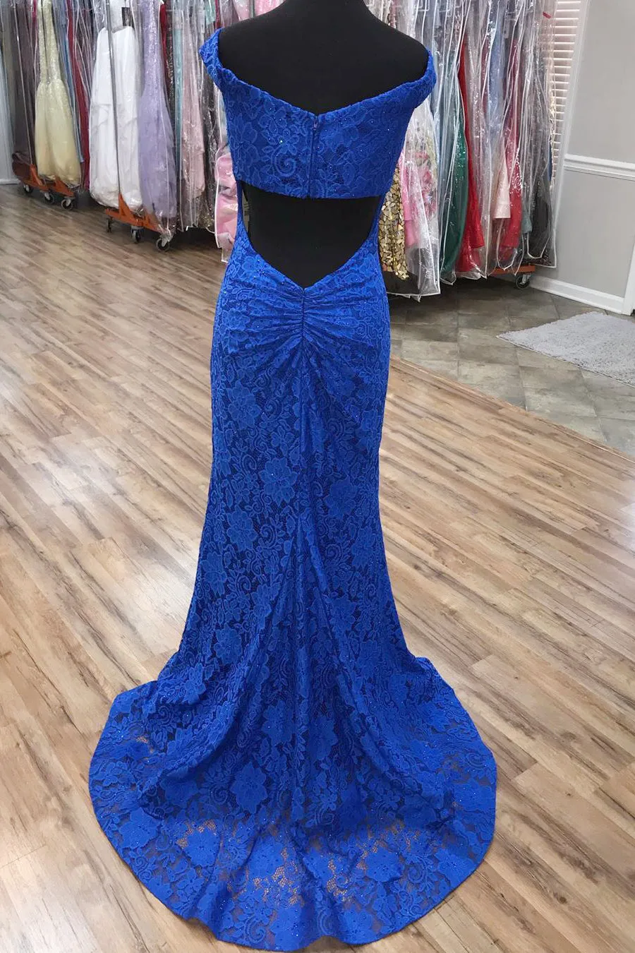 Elegant V Neck Mermaid Royal Blue Long Lace Prom Dress