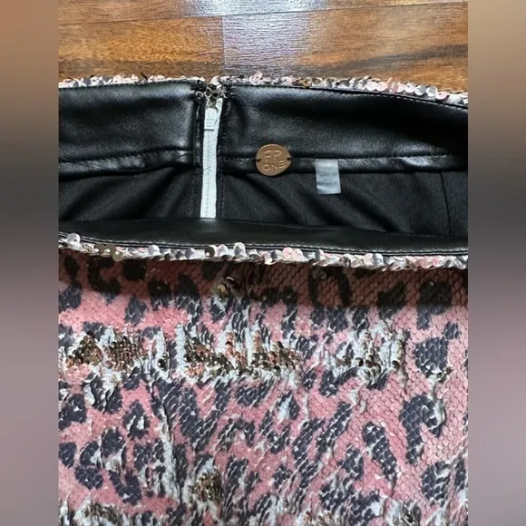 Free People Sequin Skinny Mini Skirt Pink Cheetah Animal Print size 2 NWT
