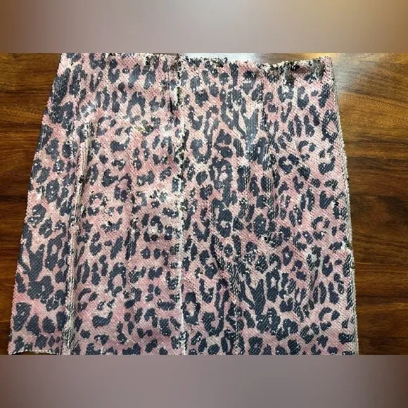 Free People Sequin Skinny Mini Skirt Pink Cheetah Animal Print size 2 NWT