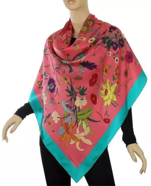 Gucci Flora Gothic Print Silk Scarf in Pink