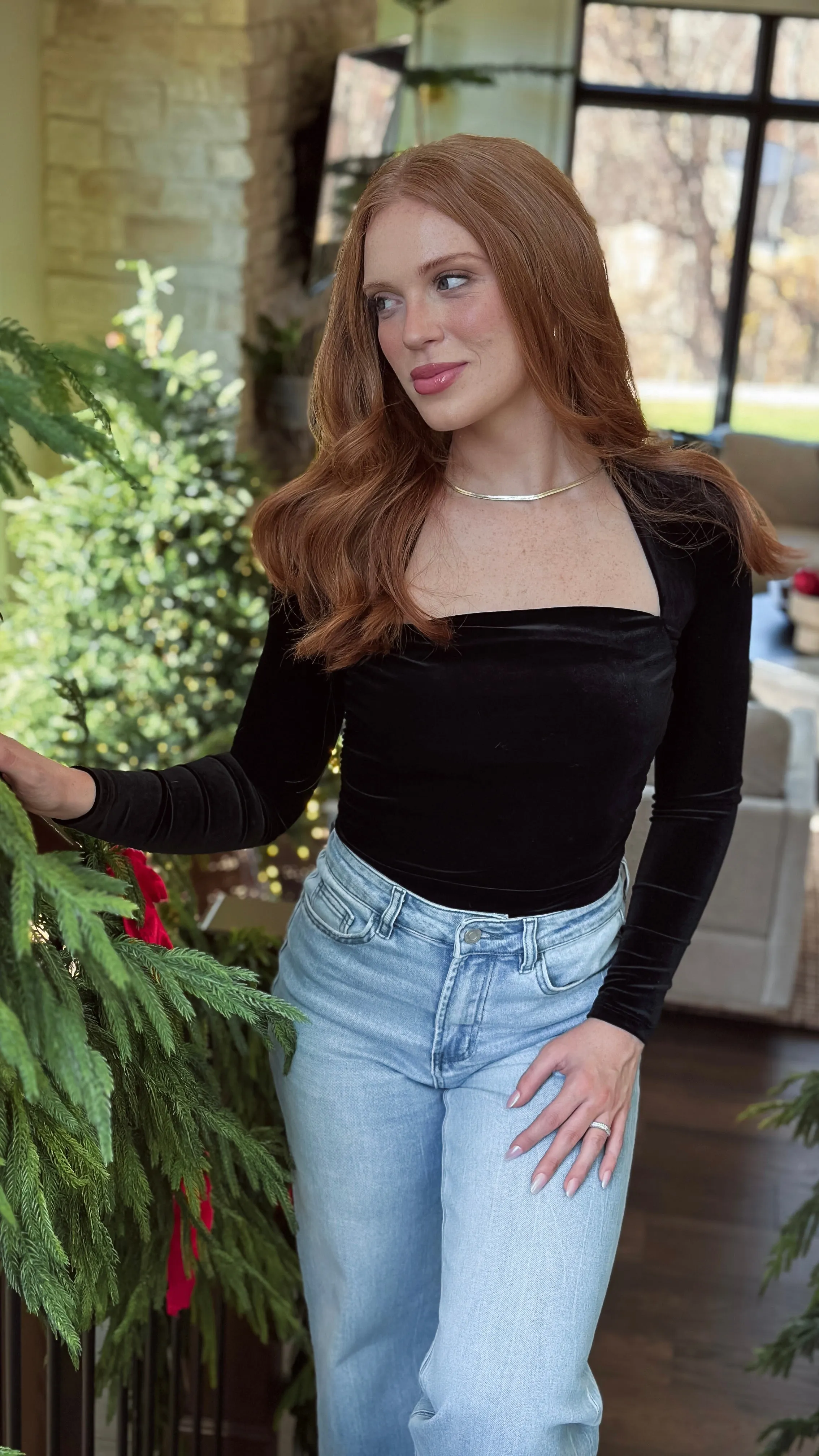 Heart Stopper Velvet Top - Black