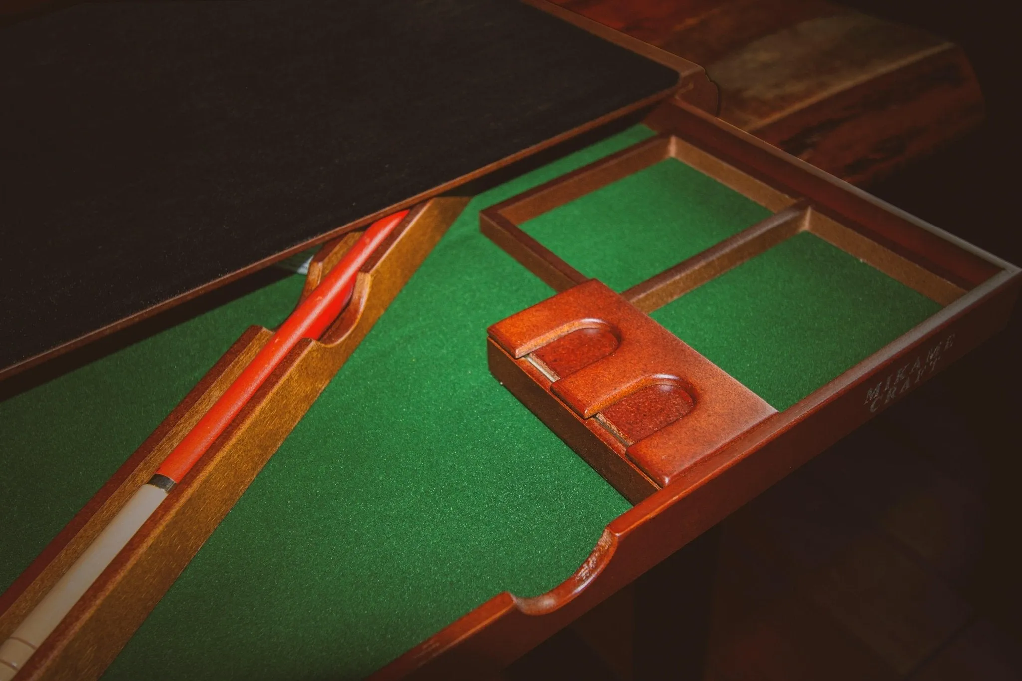 Hopping Table Top by Mikame