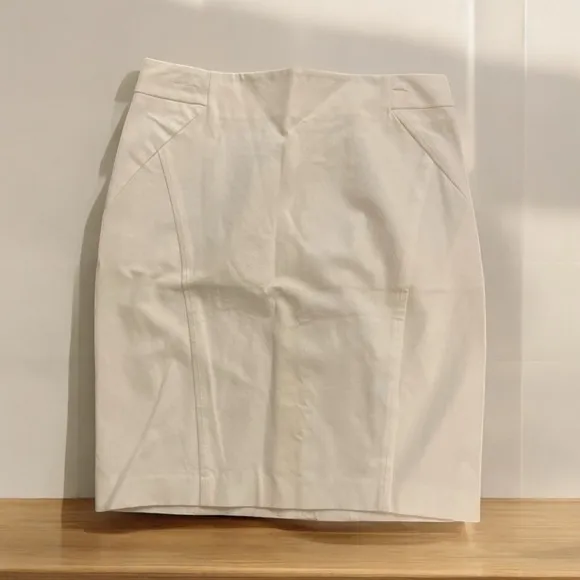 J. McLaughlin Leslie Pencil Skirt Size 4 NWT White