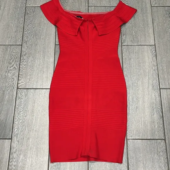 Miss Circle Bodycon Off the shoulder Bandage Red Dress Size Medium