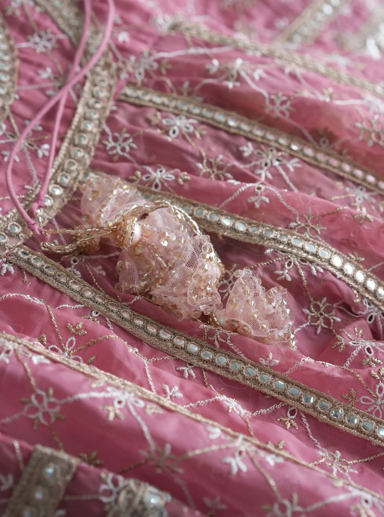 Mulmul Organza Rasiya Anarkali Mauve Kurta With Mulmul Cupro Rasiya Mauve Pant