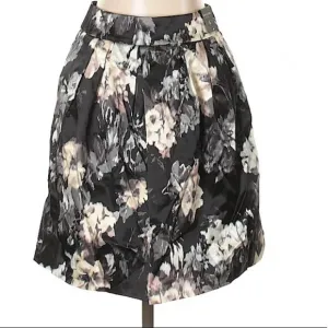 New! River Island Floral Knee Length Skirt with Pockets