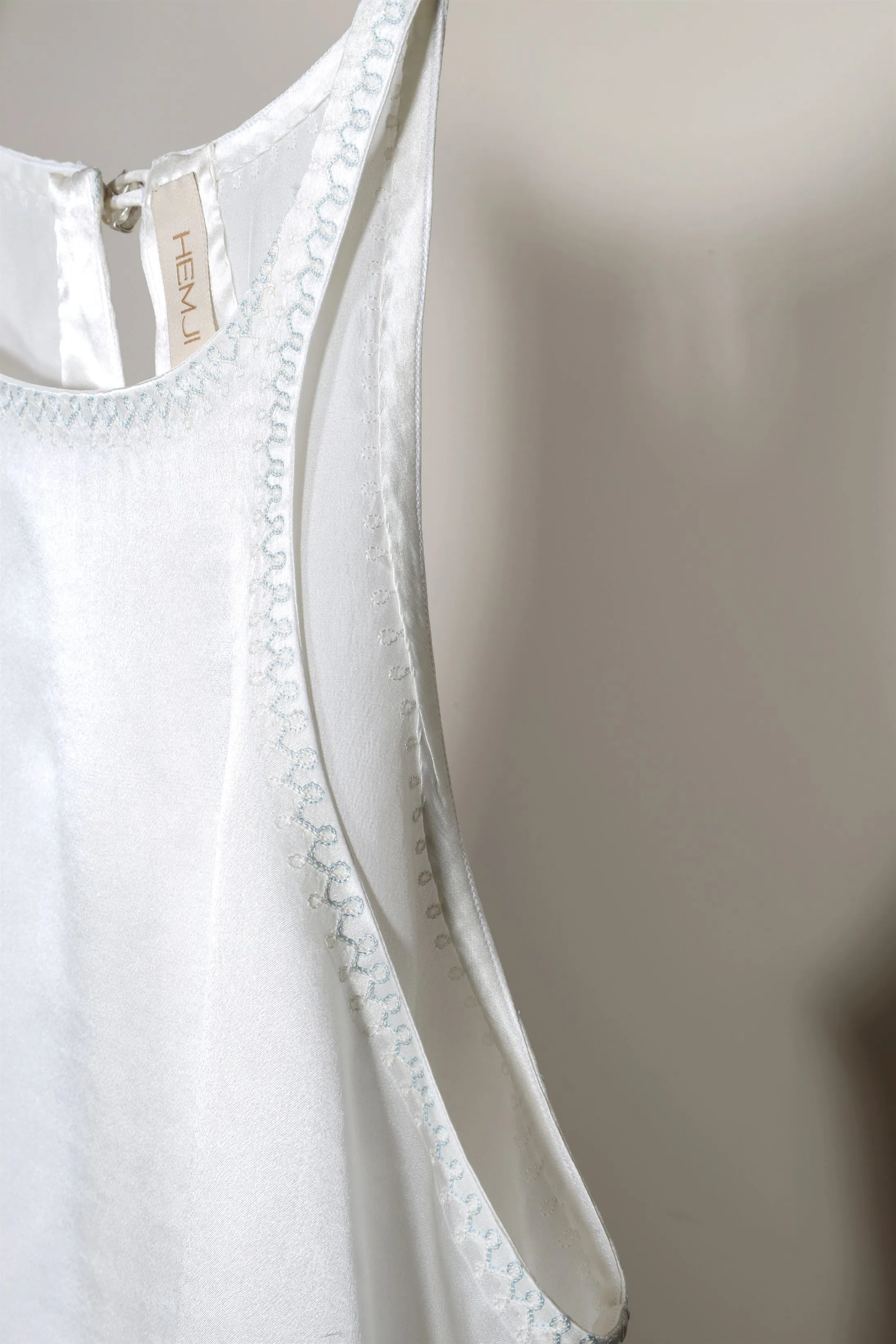 New Season Summer to Fall 2024-Top Racer Relaxed Fit Silk White-W/S/011-Suzanne-Fashion Edit Hemji