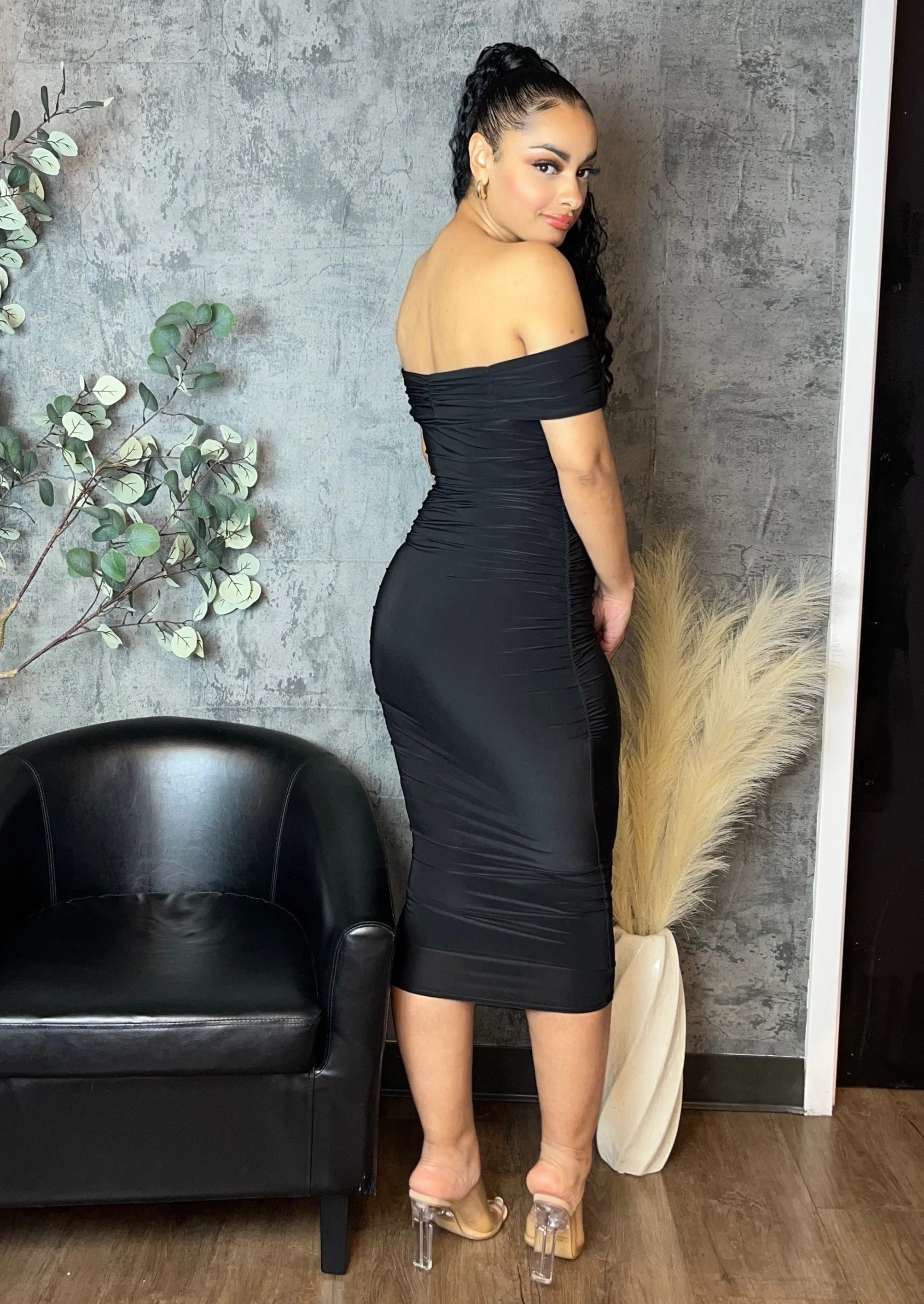 Ruched Off-The-Shoulder Midi Dress (Black)