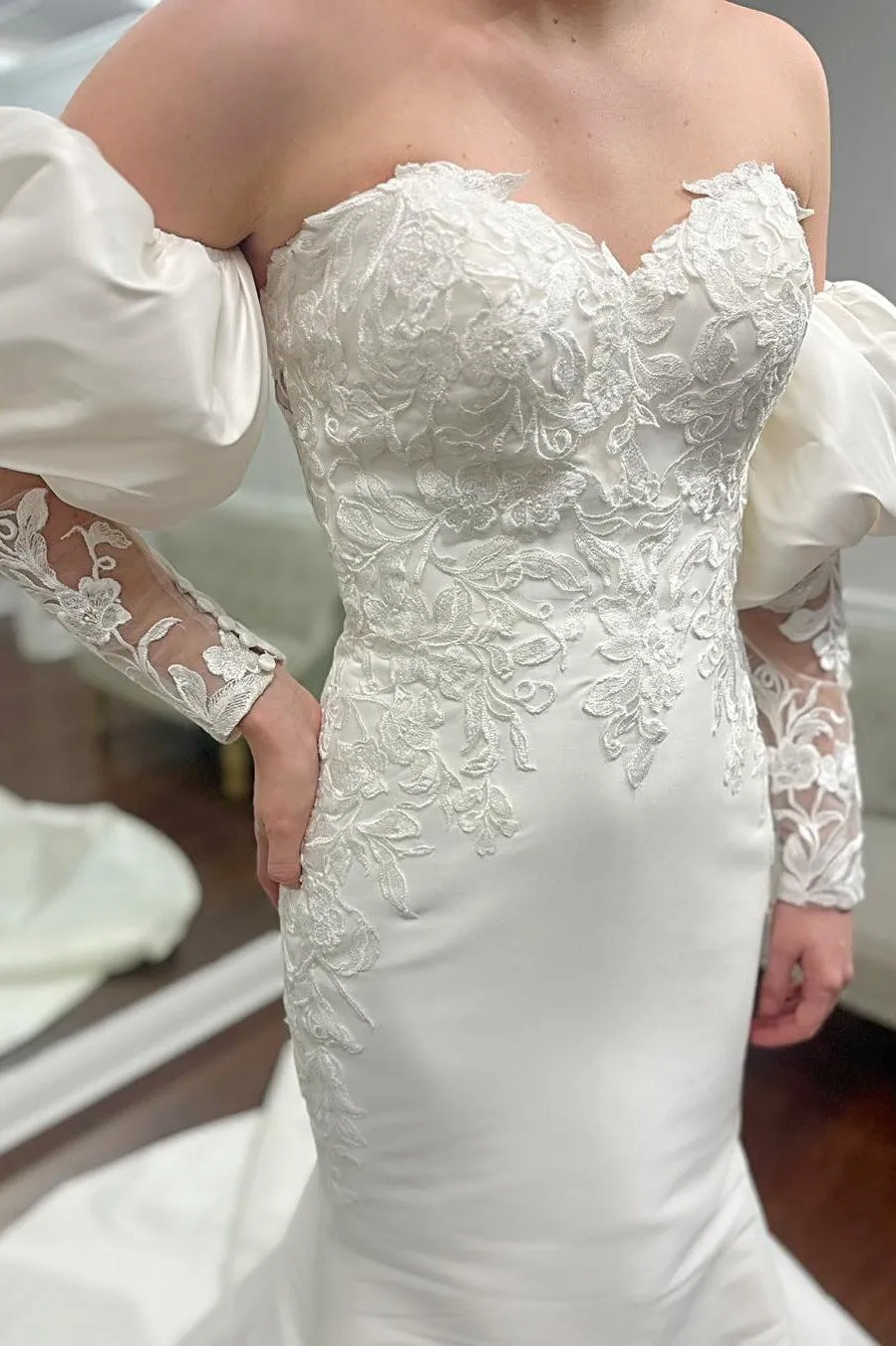 White Appliques Off-the-Shoulder Mermaid Wedding Dress with Detached Sleeves