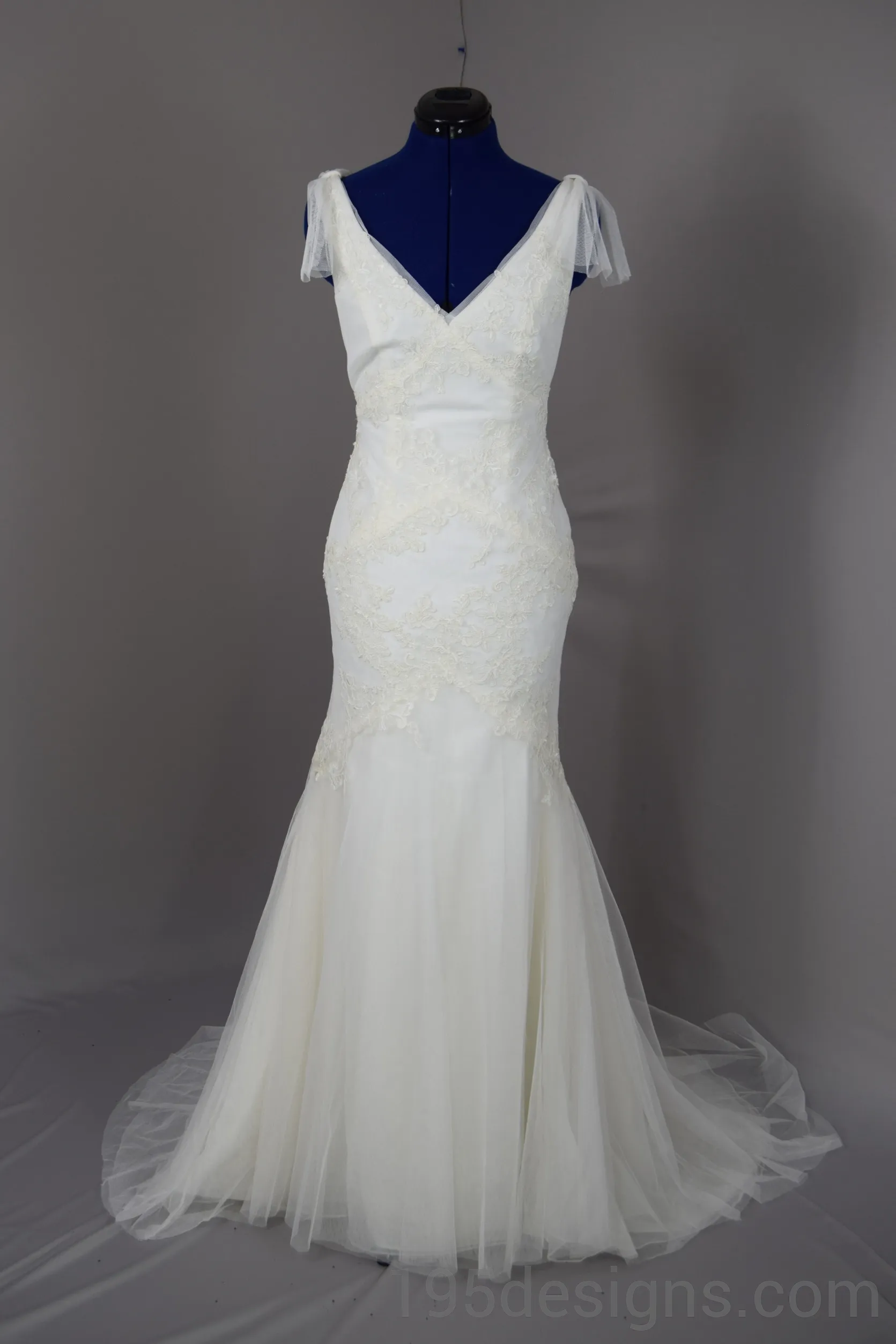 White Vera Wang Mermaid Wedding Dress