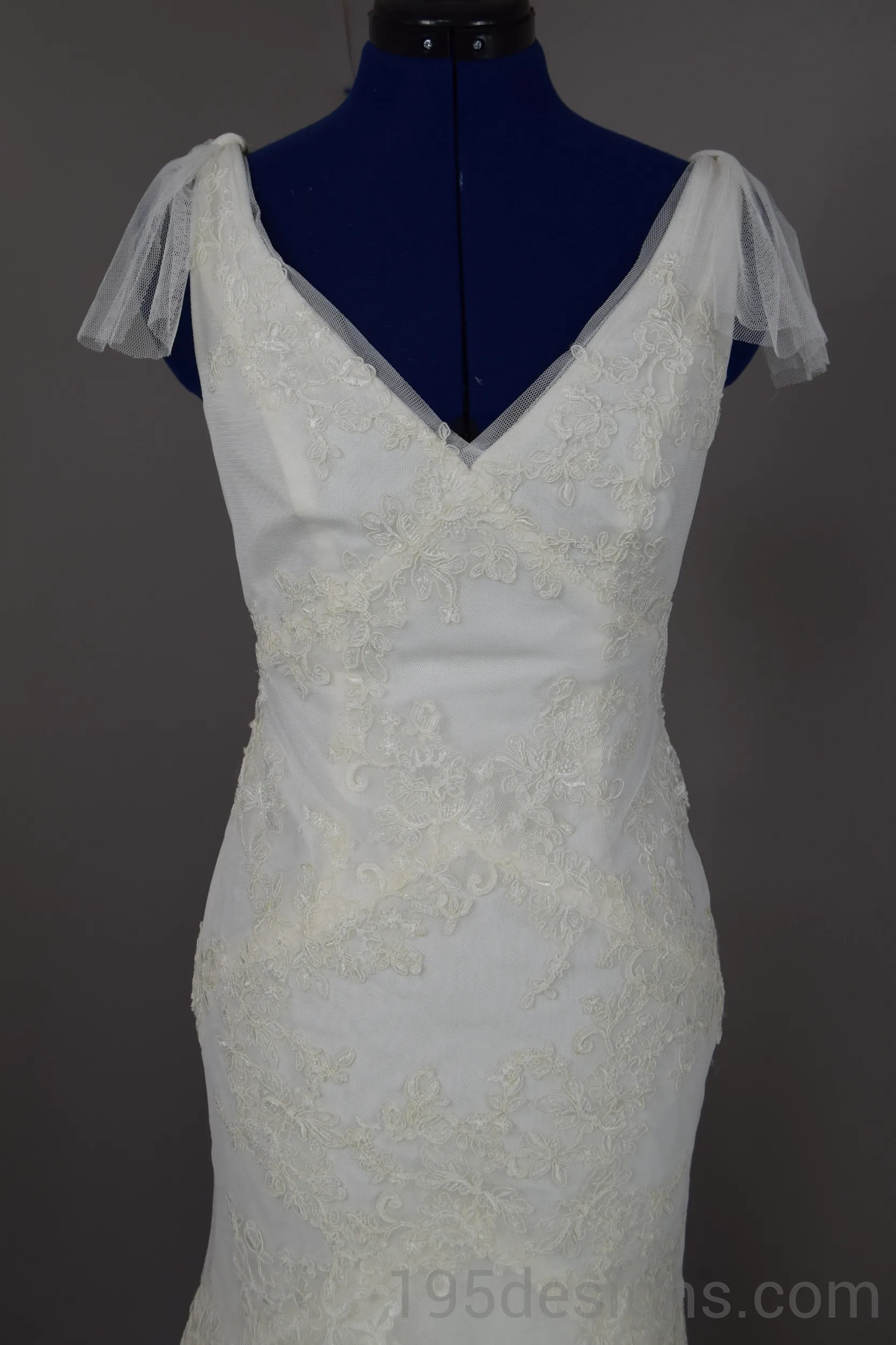 White Vera Wang Mermaid Wedding Dress