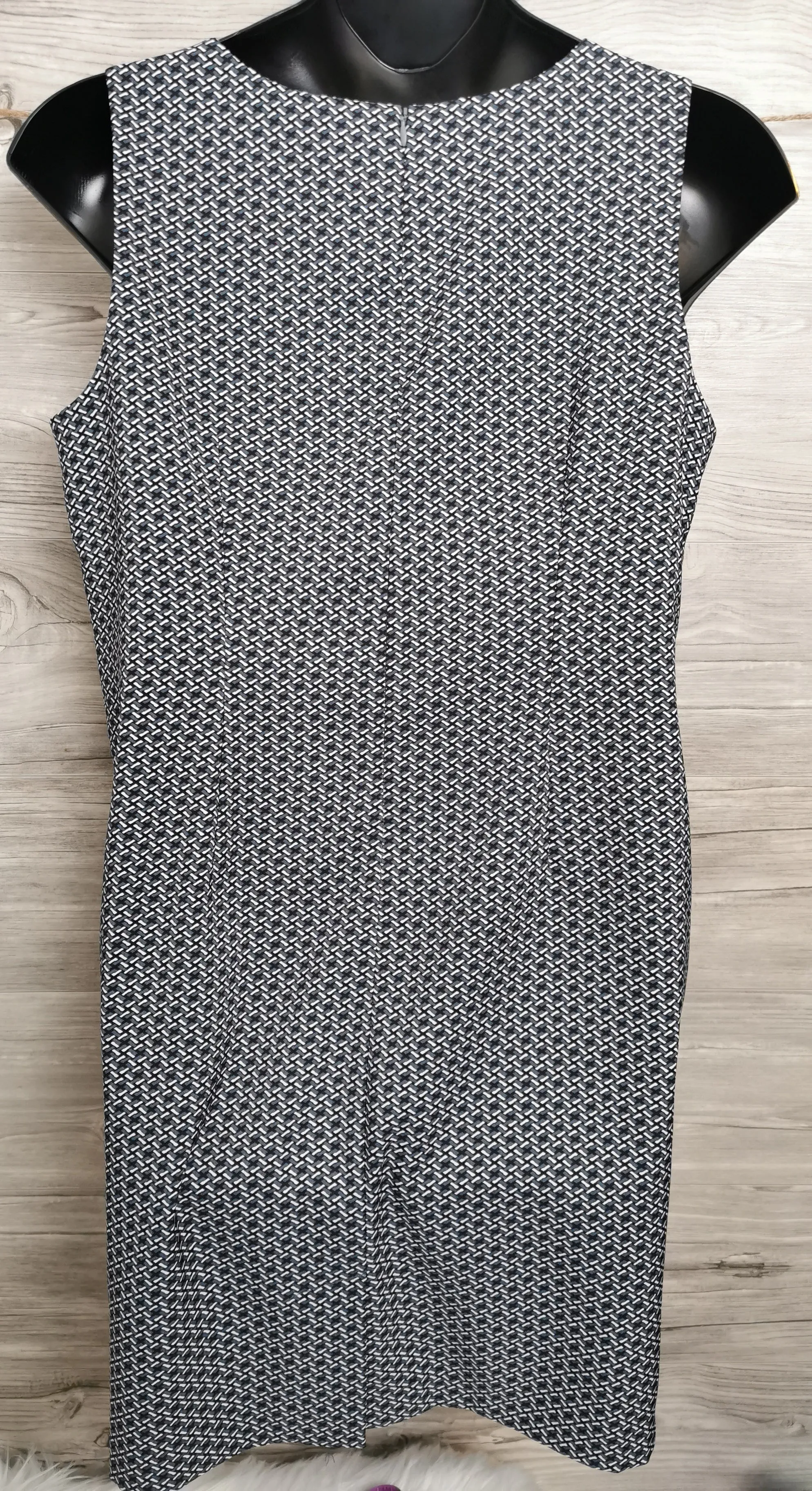 WOMENS PLUS SIZE 16 - MARIO SERANI, Fitted Sleeveless Dress EUC B56