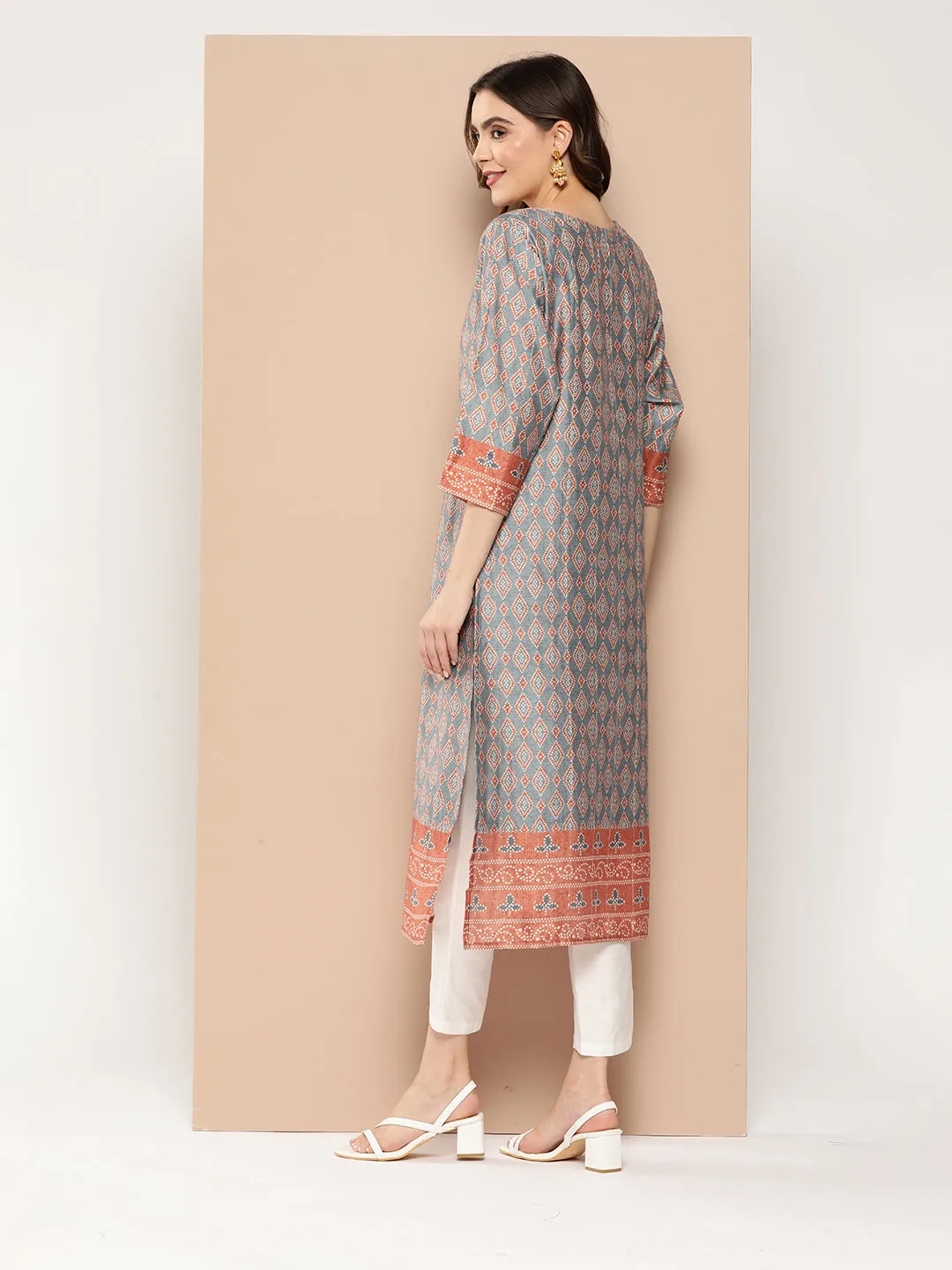 ZOLA Round Neck Muslin All over Geometric Bandhani Print Calf Length Blue Straight Kurta For Women